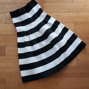 Black and white strapless dress stripped